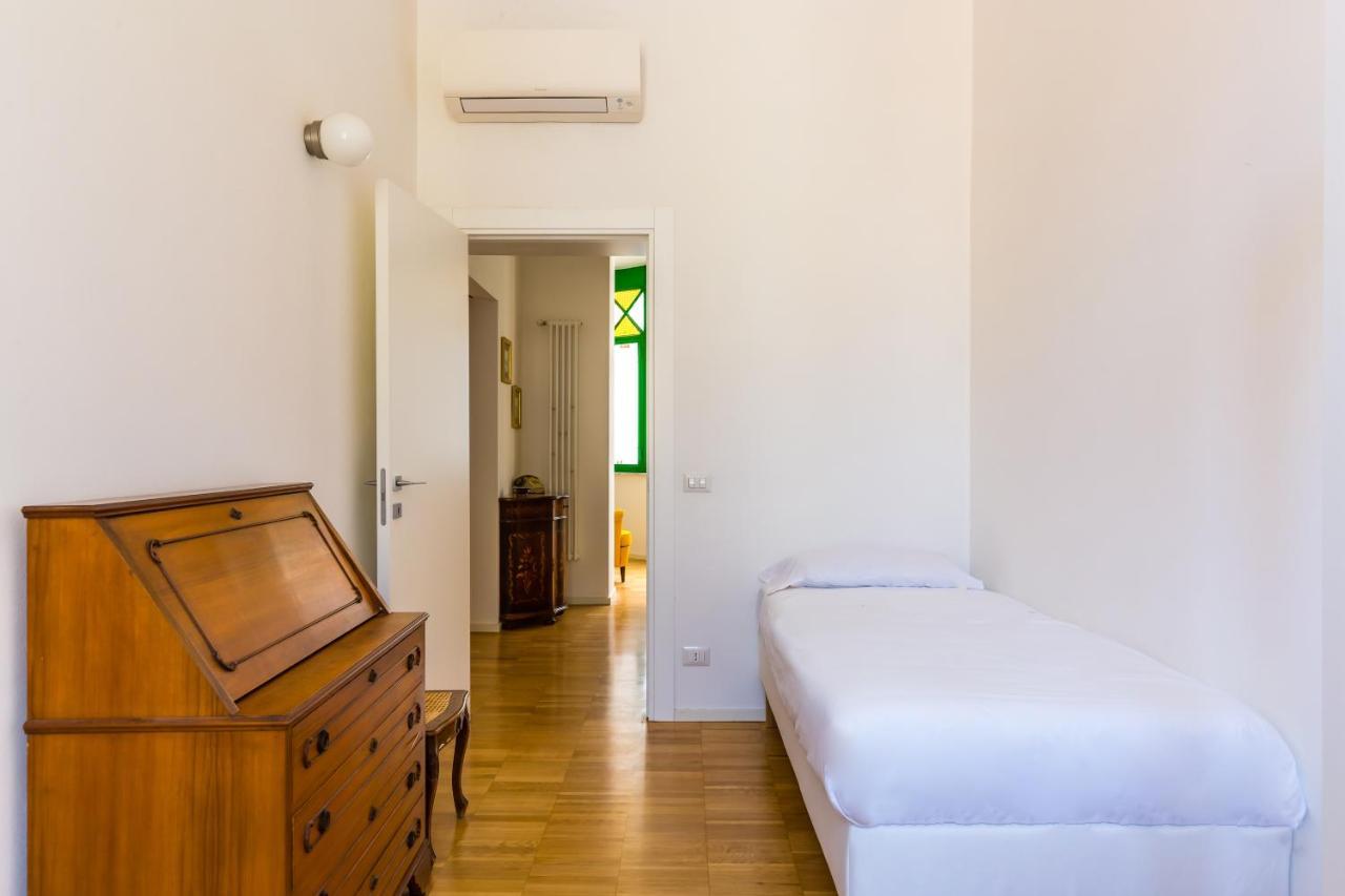 Nova Stylish House In Center By Napoliapartments Extérieur photo